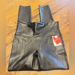 NWT Black SPANX Faux Leather Leggings Size Medium Petite.